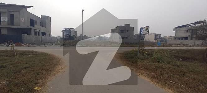 5 Marla Prime Location Road Level Plot available for Sale