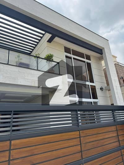 ڈی ۔ 12 اسلام آباد میں 7 کمروں کا 18 مرلہ مکان 25.0 کروڑ میں برائے فروخت۔