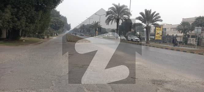1 Kanal Top Location Plot No- 108 Block Y Phase 7 DHA Lahore For Urgent Sale