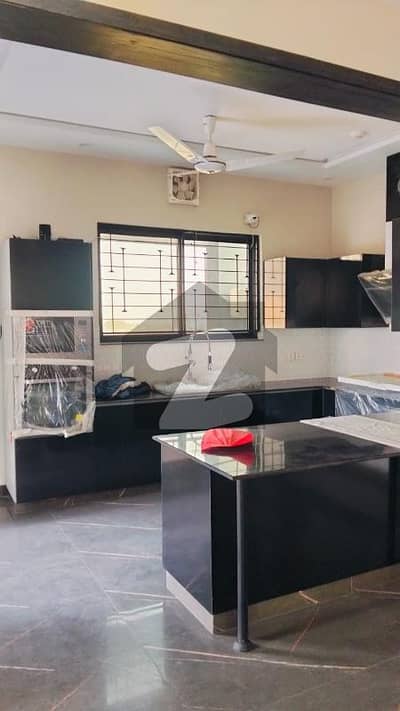 DHA PHASE 6 BLOCK E 10 MARLA HOUSE FOR RANT