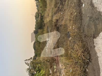 10 Marla Plot Available For Sale