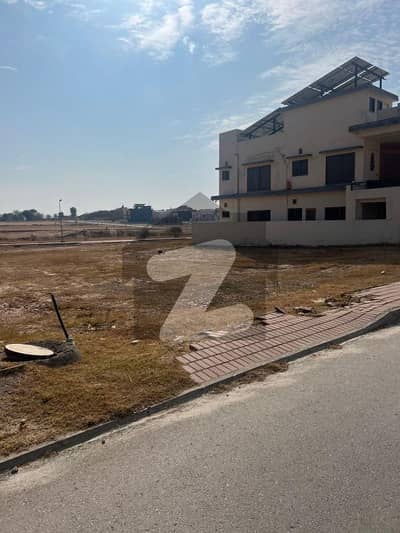 8 Marla plot available for sale