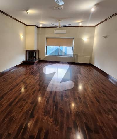 Beautiful Luxurious 5 Bedroom House