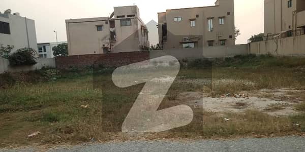 1Kanal # 1485 V Block Corner Low Budget Possessionat Plot