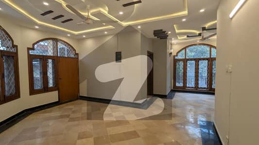 FOR RENT Fully Renovated 3 Bedrooms Upper Portion Available in F_7/1