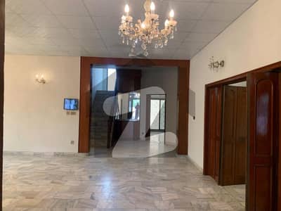 ONE KANAL BEAUTIFULL HOUSE AVALIABLE FOR RENT IN DHA DEFANCE PHASE 3