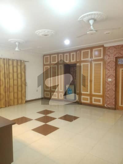 گلستان کالونی نمبر 1 فیصل آباد میں 10 مرلہ عمارت 4.0 کروڑ میں برائے فروخت۔