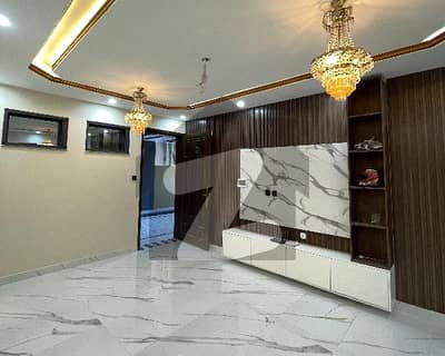 جی ۔ 13/2 جی ۔ 13,اسلام آباد میں 6 کمروں کا 1 کنال مکان 15.0 کروڑ میں برائے فروخت۔