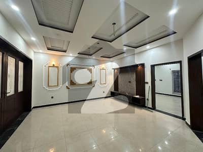 نشیمنِ اقبال فیز 2 نشیمنِ اقبال,لاہور میں 5 کمروں کا 9 مرلہ مکان 3.0 کروڑ میں برائے فروخت۔ نشیمنِ اقبال فیز 2 نشیمنِ اقبال,لاہور میں 5 کمروں کا 9 مرلہ مکان 3.0 کروڑ میں برائے فروخت۔