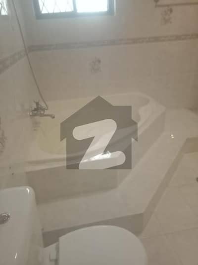 EXCELLENT FIRST FLOOR ONLY IN RS 180,000