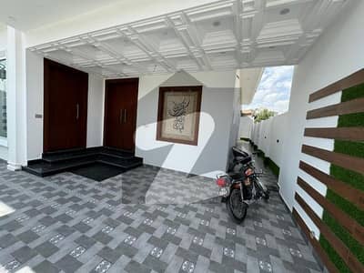 گورنمنٹ سرونٹس ہاؤسنگ سکیم بہاولپور میں 5 کمروں کا 10 مرلہ مکان 1.3 لاکھ میں کرایہ پر دستیاب ہے۔