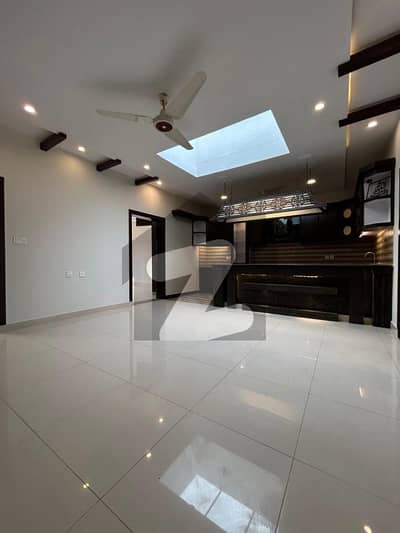 7 Marla Spacious House Available In Bahria Town Phase 8 - Umer Block For Sale