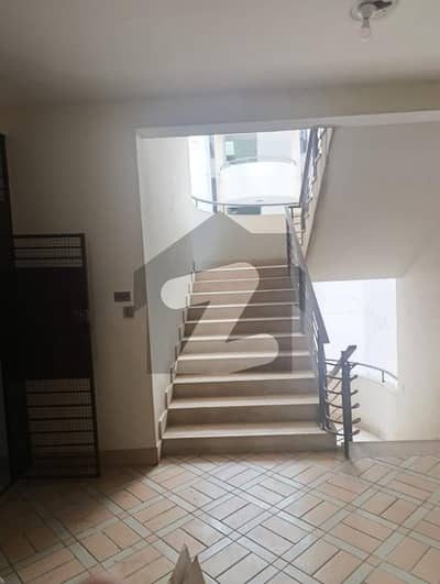 LEASE FLAT FOR SALE SAIMA SQUAIR ONE ARPORT FACING FLAT FOR SALE 3BED DD GULSHAN BLOCK 10. A KARACHI