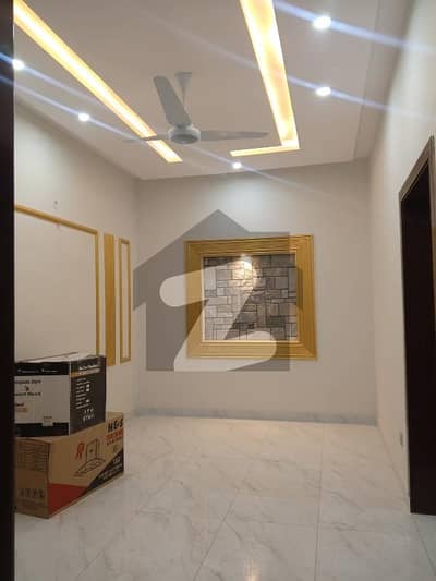 بنی گالہ اسلام آباد میں 4 کمروں کا 5 مرلہ مکان 1.0 لاکھ میں کرایہ پر دستیاب ہے۔