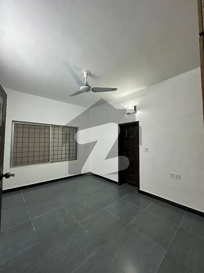 آئی ۔ 10 اسلام آباد میں 5 کمروں کا 6 مرلہ مکان 4.25 کروڑ میں برائے فروخت۔