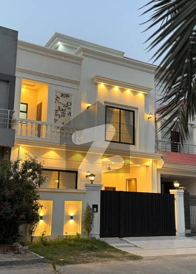 سٹی ہاؤسنگ سوسائٹی گوجرانوالہ میں 4 کمروں کا 5 مرلہ مکان 2.45 کروڑ میں برائے فروخت۔