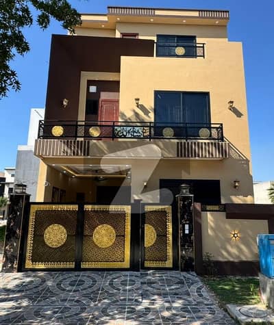 سٹی ہاؤسنگ سوسائٹی گوجرانوالہ میں 4 کمروں کا 5 مرلہ مکان 1.85 کروڑ میں برائے فروخت۔