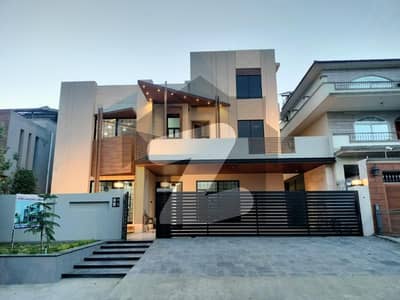 جی ۔ 13/2 جی ۔ 13,اسلام آباد میں 7 کمروں کا 1 کنال مکان 16.5 کروڑ میں برائے فروخت۔