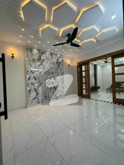 آئی ۔ 11 اسلام آباد میں 5 کمروں کا 6 مرلہ مکان 4.0 کروڑ میں برائے فروخت۔