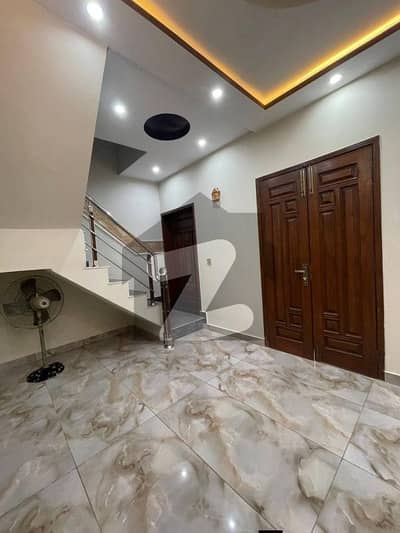 آئی ۔ 11 اسلام آباد میں 5 کمروں کا 5 مرلہ مکان 3.8 کروڑ میں برائے فروخت۔