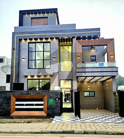 بحریہ آرچرڈ فیز 1 بحریہ آرچرڈ,لاہور میں 4 کمروں کا 5 مرلہ مکان 2.35 کروڑ میں برائے فروخت۔