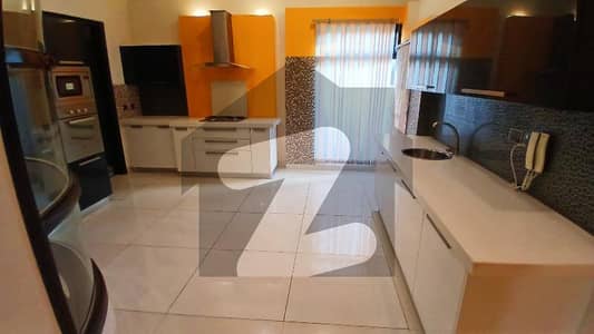 ڈی ایچ اے ڈیفینس کراچی میں 3 کمروں کا 1 کنال مکان 2.0 لاکھ میں کرایہ پر دستیاب ہے۔