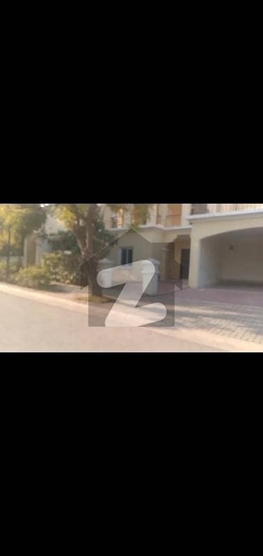 عمارکینیان ویوز اسلام آباد میں 5 کمروں کا 1 کنال مکان 8.25 کروڑ میں برائے فروخت۔