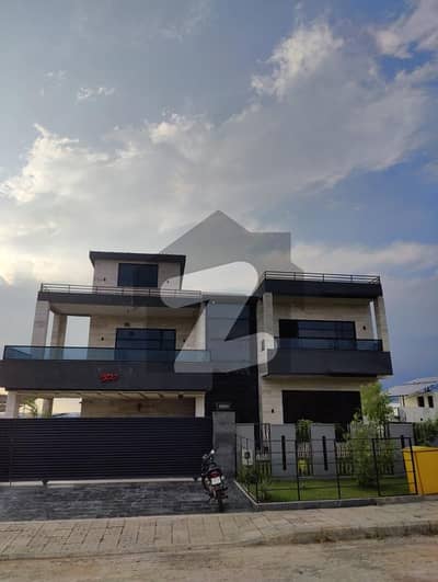 بحریہ ٹاؤن فیز 7 بحریہ ٹاؤن راولپنڈی,راولپنڈی میں 6 کمروں کا 1 کنال مکان 4.0 لاکھ میں کرایہ پر دستیاب ہے۔ بحریہ ٹاؤن فیز 7 بحریہ ٹاؤن راولپنڈی,راولپنڈی میں 6 کمروں کا 1 کنال مکان 4.0 لاکھ میں کرایہ پر دستیاب ہے۔