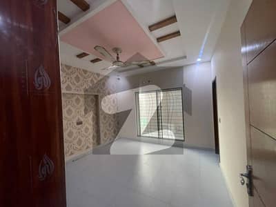 بحریہ آرچرڈ لاہور میں 5 کمروں کا 8 مرلہ مکان 2.4 کروڑ میں برائے فروخت۔