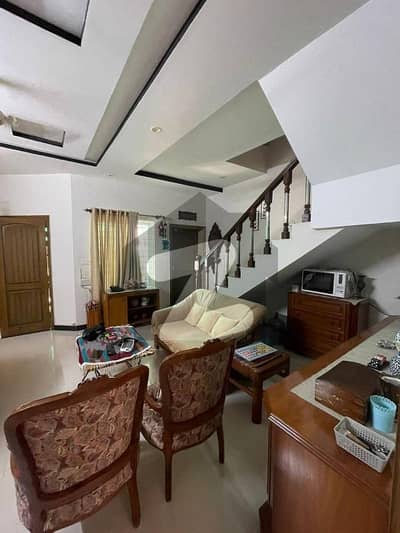 بحریہ ٹاؤن فیز 8 ۔ عثمان بلاک بحریہ ٹاؤن فیز 8 ۔ سفاری ویلی,بحریہ ٹاؤن فیز 8,بحریہ ٹاؤن راولپنڈی,راولپنڈی میں 5 کمروں کا 7 مرلہ مکان 2.4 کروڑ میں برائے فروخت۔