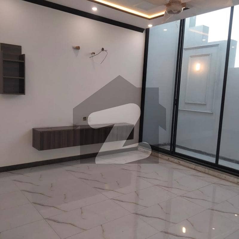 Only Single Female 1 Bed Tvl Kitchen Sharing For Rent In DHA 9 Town Lahore Only Single Female 1 Bed Tvl Kitchen Sharing For Rent In DHA 9 Town Lahore