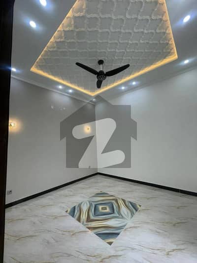 بحریہ ٹاؤن فیز 8 - سفاری ہومز بحریہ ٹاؤن فیز 8,بحریہ ٹاؤن راولپنڈی,راولپنڈی میں 2 کمروں کا 5 مرلہ مکان 1.35 کروڑ میں برائے فروخت۔