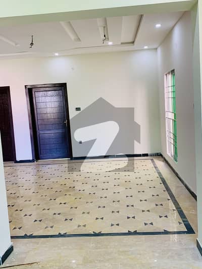 راولپنڈی ہاؤسنگ سوساءٹی سی ۔ 18,اسلام آباد میں 4 کمروں کا 8 مرلہ مکان 1.6 کروڑ میں برائے فروخت۔