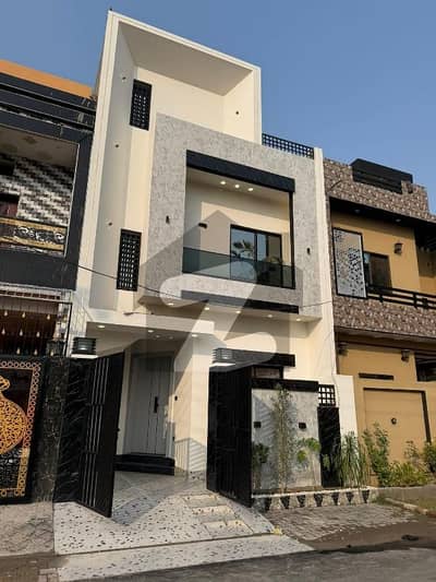 الرحمان فیز 2 - بلاک این الرحمان گارڈن فیز 2,الرحمان گارڈن,لاہور میں 3 کمروں کا 3 مرلہ مکان 1.3 کروڑ میں برائے فروخت۔