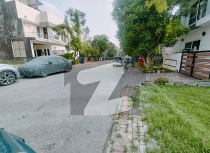 بحریہ انکلیو - سیکٹر جے بحریہ انکلیو,بحریہ ٹاؤن,اسلام آباد میں 10 مرلہ رہائشی پلاٹ 1.65 کروڑ میں برائے فروخت۔