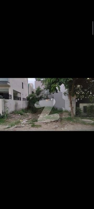 ڈی ایچ اے 9 ٹاؤن ۔ بلاک اے ڈی ایچ اے 9 ٹاؤن,ڈیفنس (ڈی ایچ اے),لاہور میں 5 مرلہ رہائشی پلاٹ 1.3 کروڑ میں برائے فروخت۔