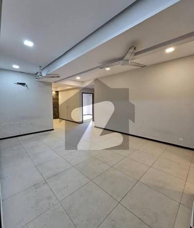 03 BEDROOM LUXURY UNFURNISHED APARTMENT AVAILABLE FOR RENT AT GULBERG GREEN ISLAMABAD