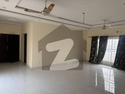 1 Kanal beautiful upper portion with separate gate available for rent in dha phase 6 hot location