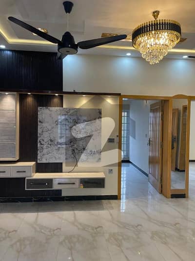 10 Marla Brand New House For Sale At Good Location