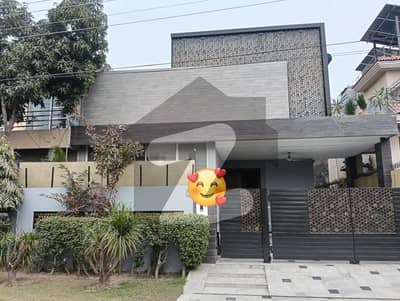 DHA PHASE-6 , 10-MARLA FULLY RENOVATED VILLA . HOSUE