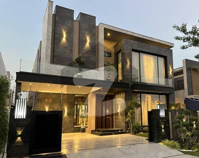 ڈی ایچ اے فیز 6 ڈیفنس (ڈی ایچ اے),لاہور میں 4 کمروں کا 10 مرلہ مکان 4.15 کروڑ میں برائے فروخت۔