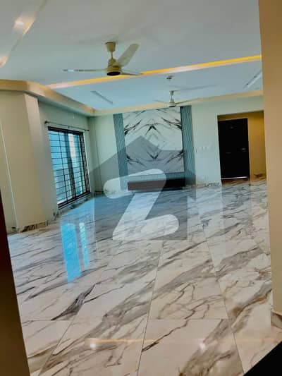 عسکری 10 - سیکٹر ایس عسکری 10,عسکری,لاہور میں 4 کمروں کا 12 مرلہ فلیٹ 4.65 کروڑ میں برائے فروخت۔