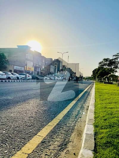 8 MARLA COMMERCIAL PLOT FOR SALE IN LAKE CITY LAHORE.