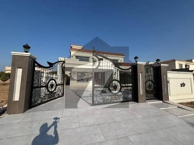 بش ایگزیکٹو ولاز ملتان میں 5 کمروں کا 17 مرلہ مکان 6.9 کروڑ میں برائے فروخت۔