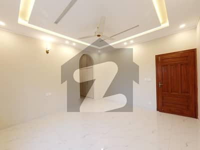 ایف ۔ 10 اسلام آباد میں 7 کمروں کا 2 کنال مکان 35.0 کروڑ میں برائے فروخت۔