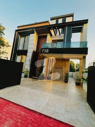 5 Marla beautiful house for rent in budget