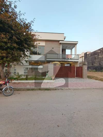 10 Marla Very Beautiful House, For Sale  In Bahria Town Ph, 8 Rawalpindi
