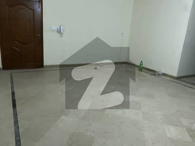 نارتھ کراچی ۔ سیکٹر 11بی نارتھ کراچی,کراچی میں 2 کمروں کا 5 مرلہ بالائی پورشن 32.0 ہزار میں کرایہ پر دستیاب ہے۔