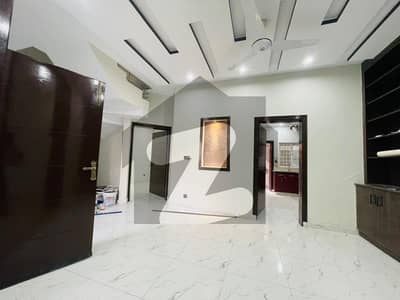 بحریہ انکلیو - سیکٹر ایچ بحریہ انکلیو,بحریہ ٹاؤن,اسلام آباد میں 3 کمروں کا 5 مرلہ مکان 2.25 کروڑ میں برائے فروخت۔