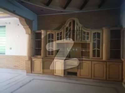 1 kanal used doubl story house for rent in sctr 1 good condition n location